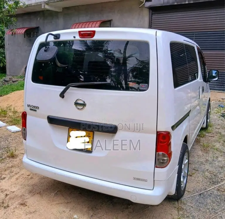 Nissan NV200 2009 Van (Used)