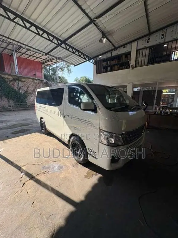 Nissan Caravan E26 2015 Van (Used)
