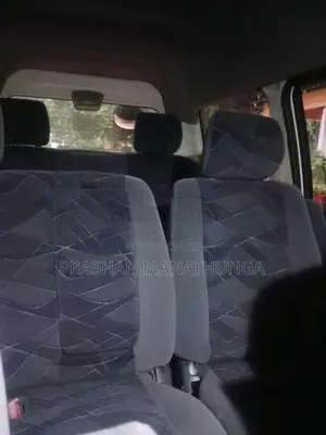 Toyota Noah 2002 Van (Used)