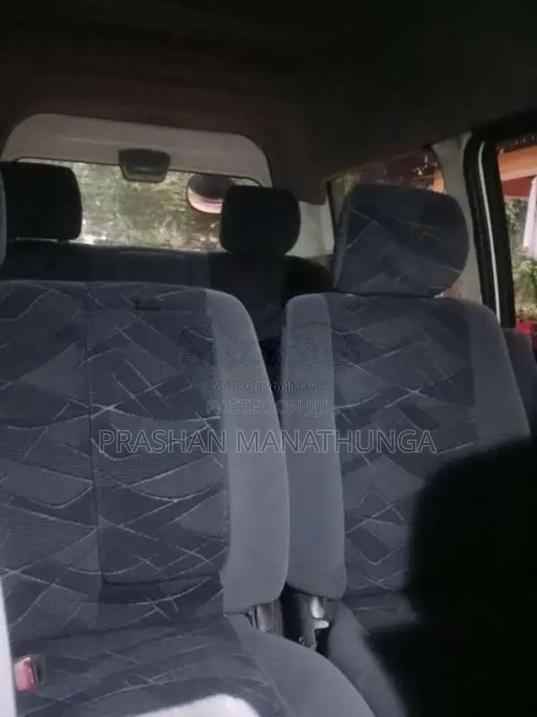 Toyota Noah 2002 Van (Used)