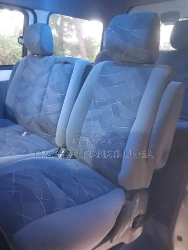 Toyota Noah 2002 Van (Used)