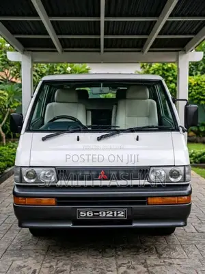 Mitsubishi PO5 1990 Van (Used)