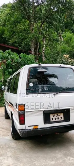Toyota HIACE 1987 Van (Used)