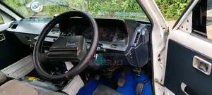 Toyota HIACE 1987 Van (Used)
