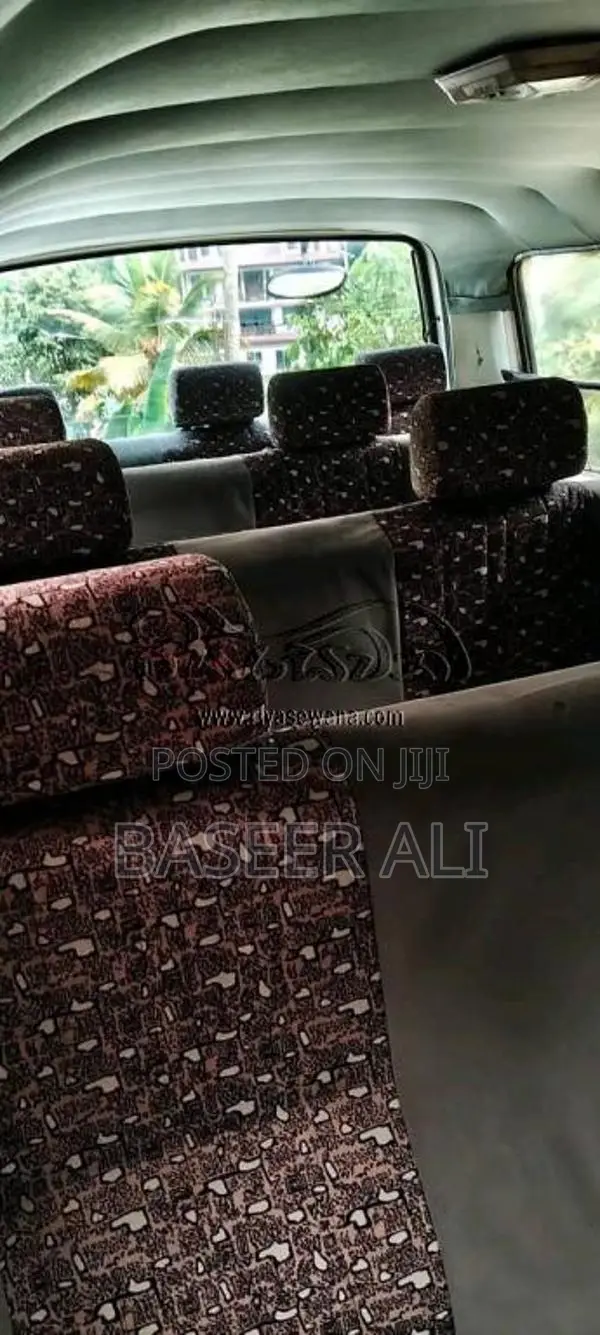 Toyota HIACE 1987 Van (Used)