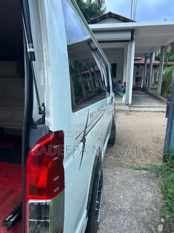 Toyota KDH 2011 Van (Used)