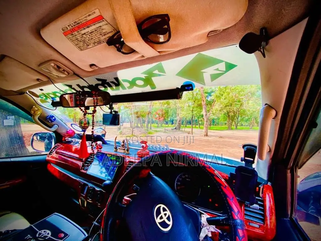 Toyota KDH 2011 Van (Used)