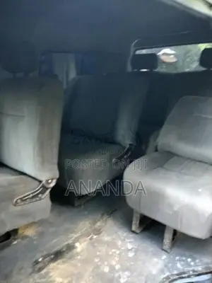 Mitsubishi Po5 1993 Van (Used)