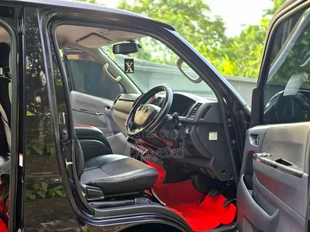 Toyota KDH Dark Prime 2015 Van (Used)