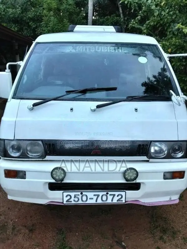 Mitsubishi Po5 1993 Van (Used)