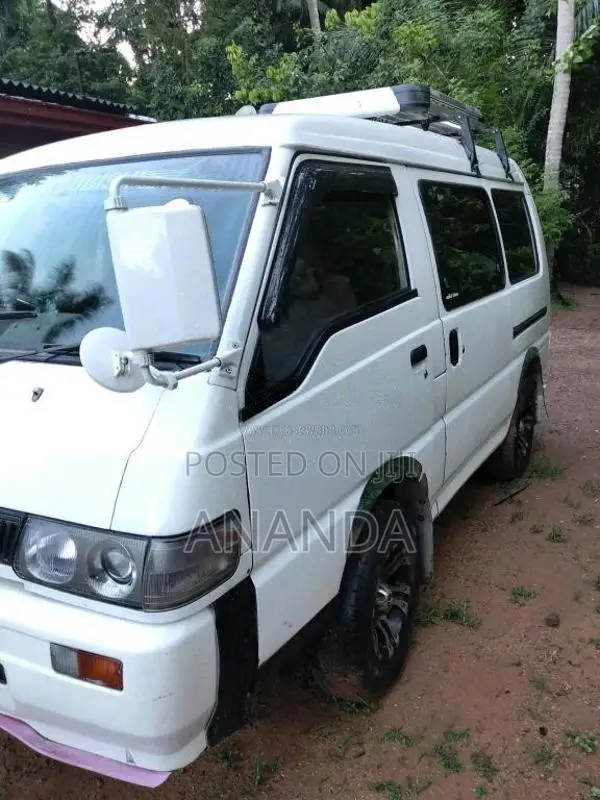 Mitsubishi Po5 1993 Van (Used)