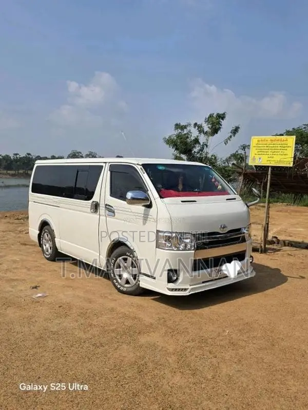 Toyota Super Gl Update 201 2017 Van (Used)