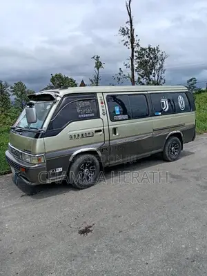 Nissan VX 1996 Van (Used)