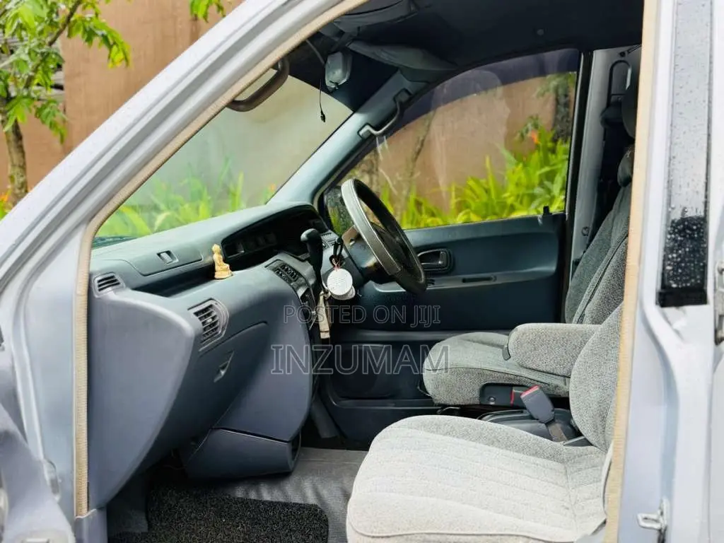 Toyota Noah 1998 Van (Used)
