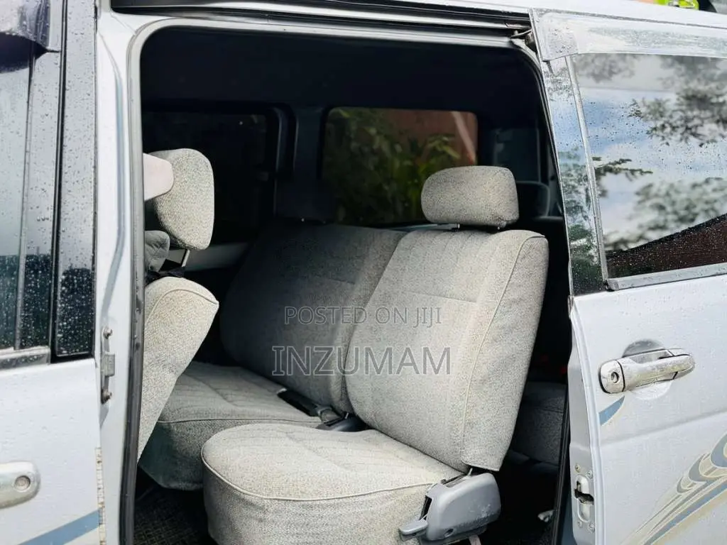 Toyota Noah 1998 Van (Used)