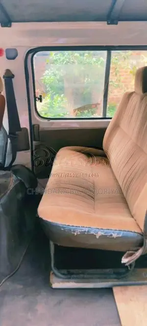 Nissan Caravan 1993 Van (Used)