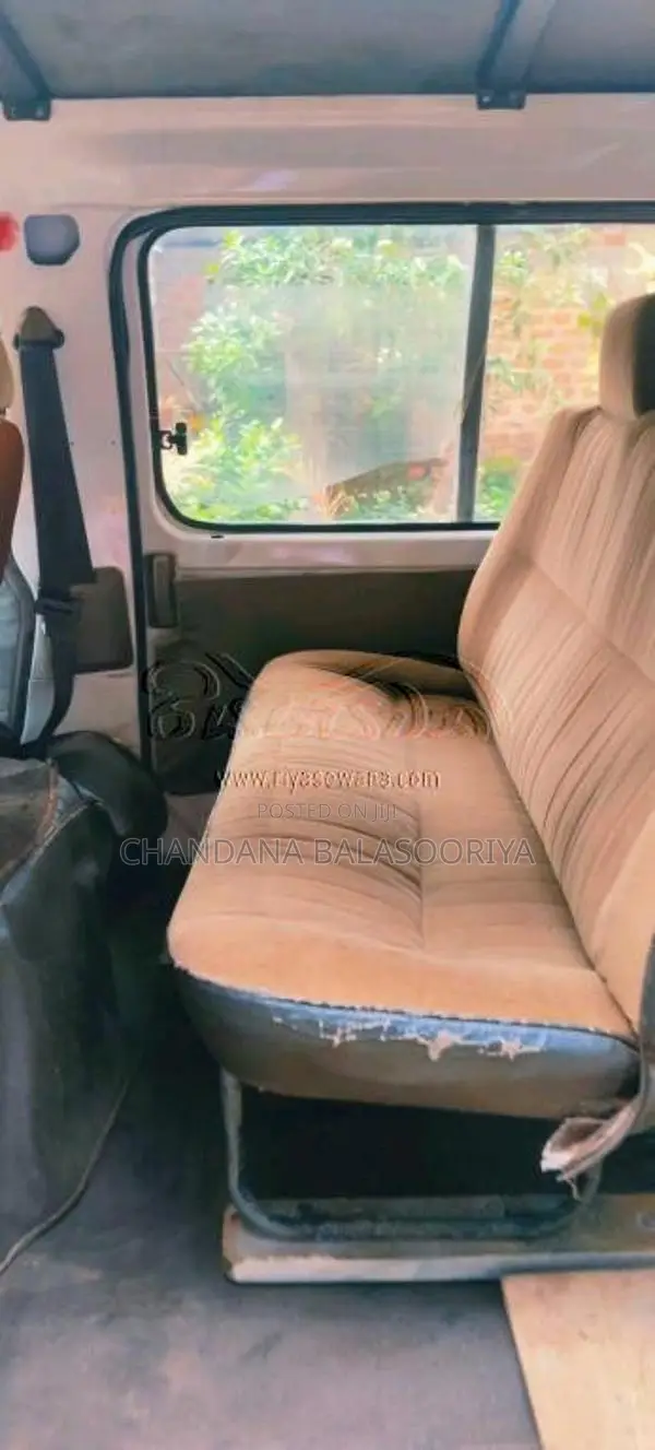 Nissan Caravan 1993 Van (Used)