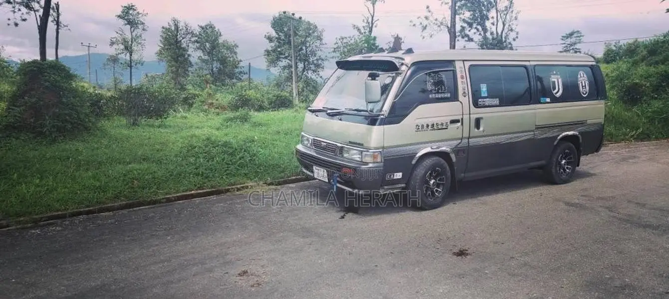 Nissan VX 1996 Van (Used)
