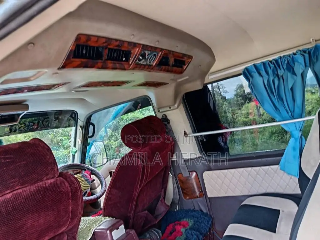 Nissan VX 1996 Van (Used)