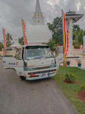 Nissan Caravan 1990 Van (Used)