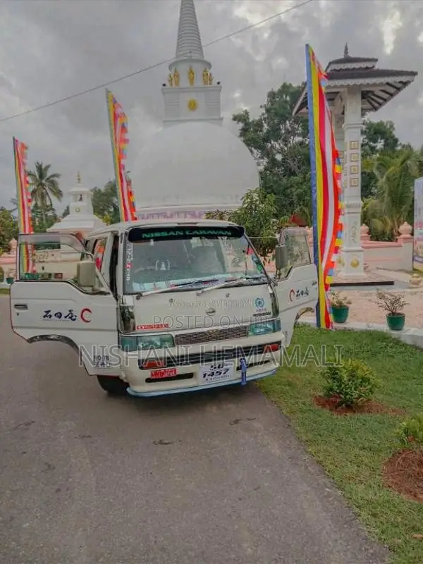 Nissan Caravan 1990 Van (Used)