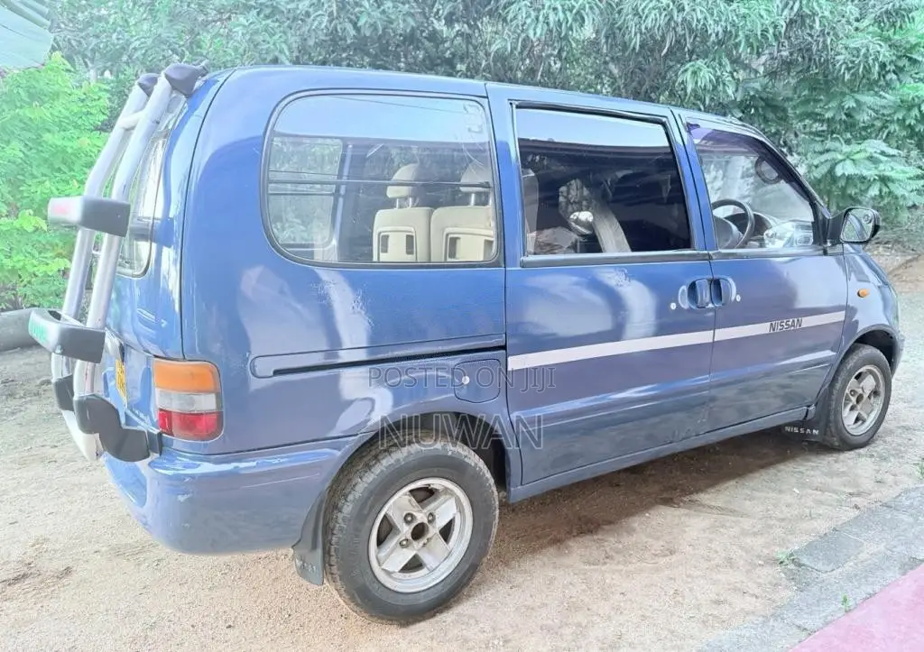 Nissan Serena 1993 Van (Used)