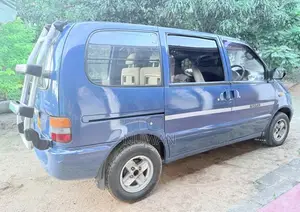 Nissan Serena 1993 Van (Used)