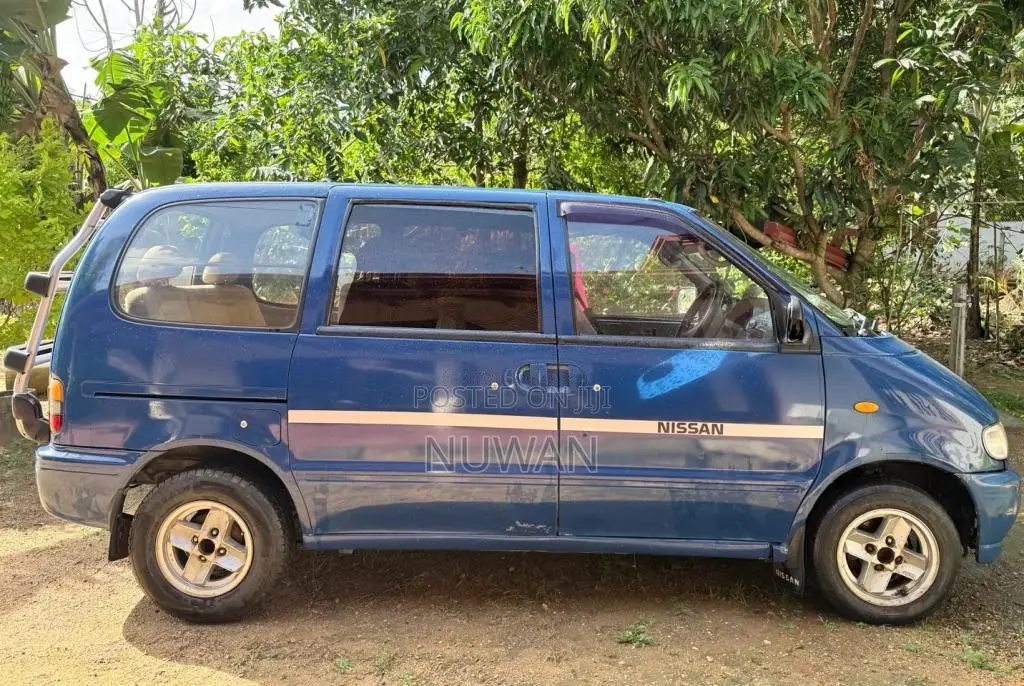 Nissan Serena 1993 Van (Used)