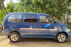 Nissan Serena 1993 Van (Used)