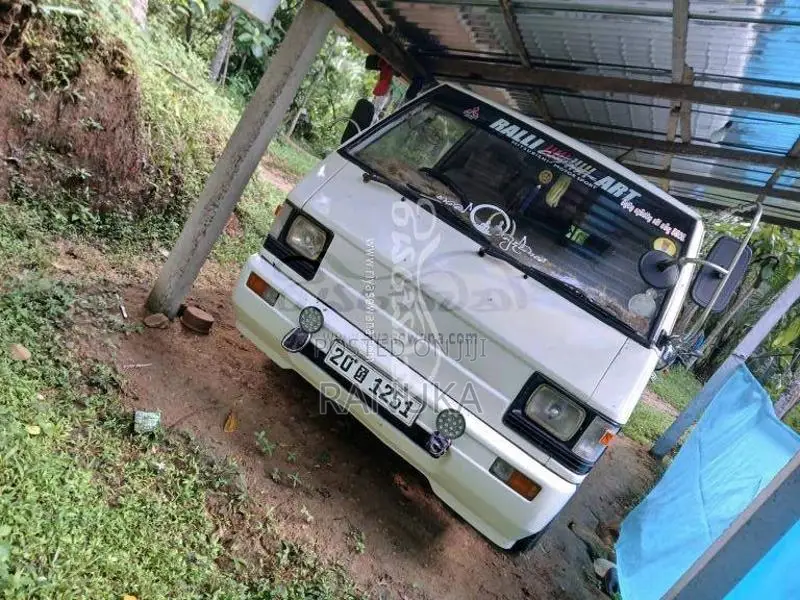 Mitsubishi L300 1986 Van (Used)