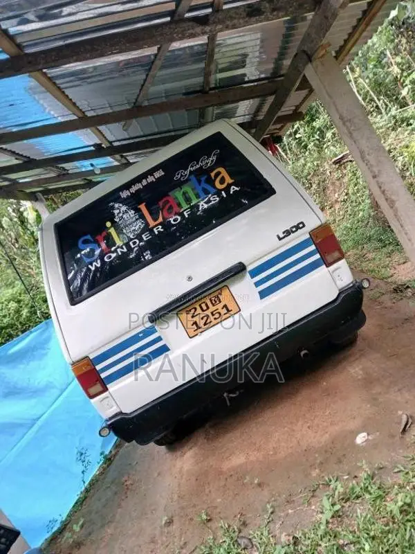 Mitsubishi L300 1986 Van (Used)