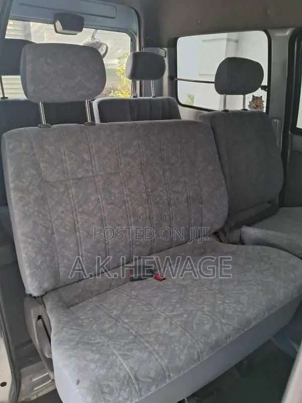 Toyota NOAH KR42 1999 Van (Used)
