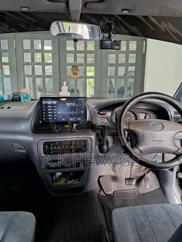 Toyota NOAH KR42 1999 Van (Used)