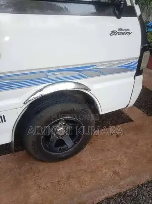 Mazda Brawny 1995 Van (Used)
