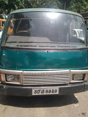 Nissan Caravan 1988 Van (Used)