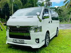 Toyota KDH 2015 Van (Used)