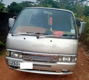 Nissan Caravan 2000 Van (Used)