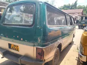 Nissan Caravan 1988 Van (Used)