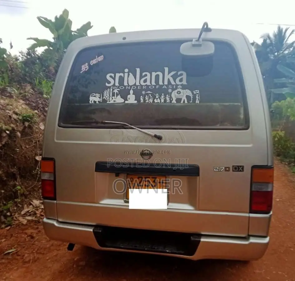 Nissan Caravan 2000 Van (Used)