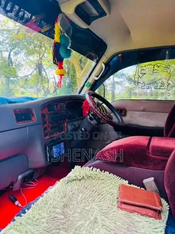 Nissan Caravan 1996 Van (Used)