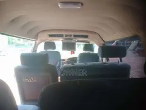 Nissan Caravan 2000 Van (Used)