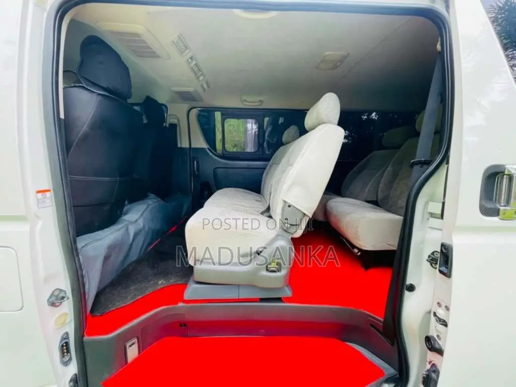 Toyota KDH 2015 Van (Used)