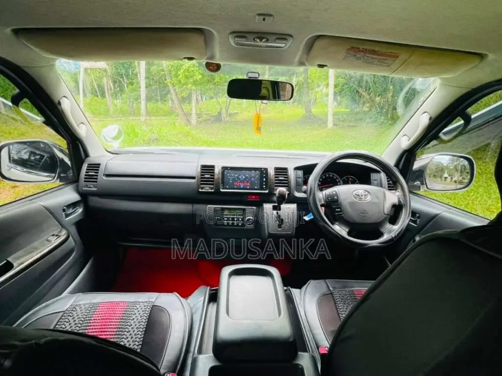 Toyota KDH 2015 Van (Used)