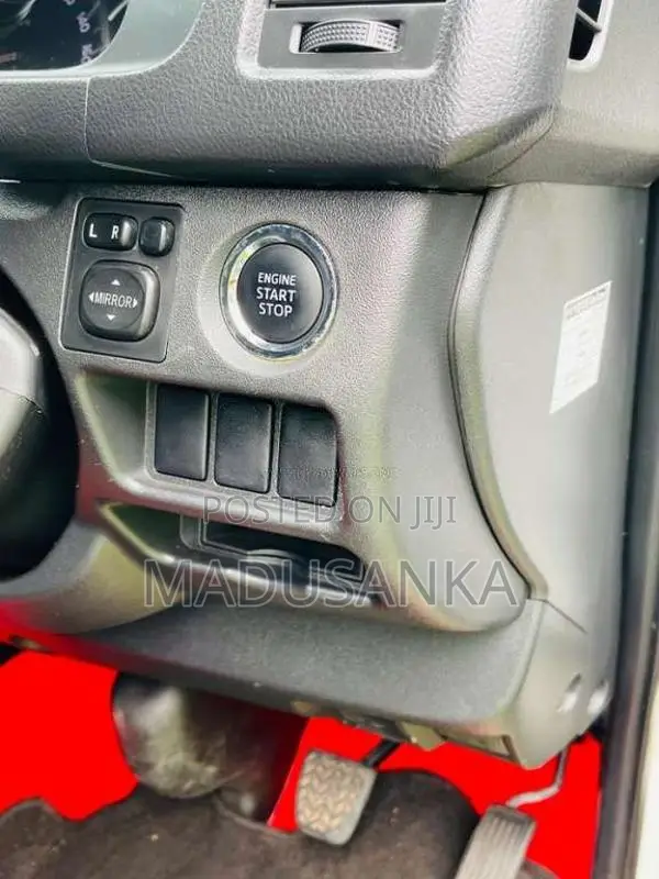 Toyota KDH 2015 Van (Used)