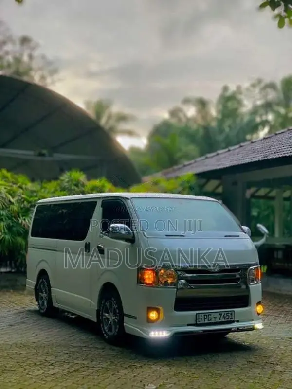 Toyota KDH 2015 Van (Used)