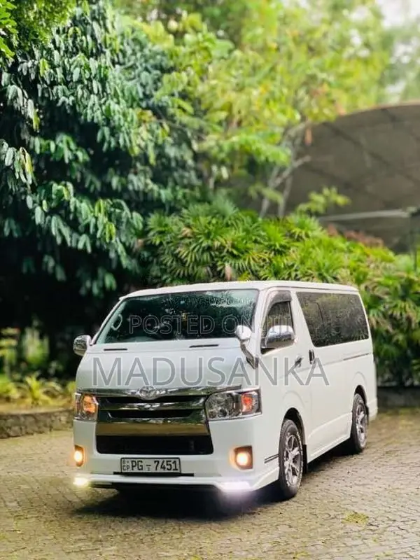 Toyota KDH 2015 Van (Used)