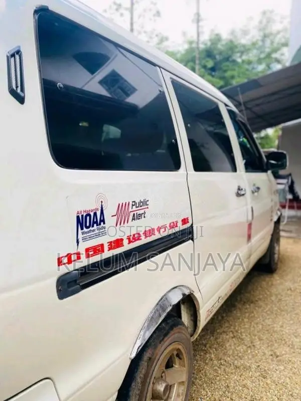 Toyota Noah 2003 Van (Used)