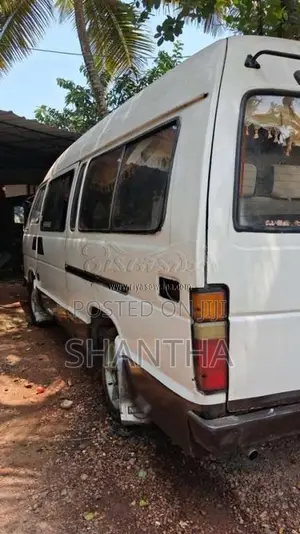 Toyota HIACE 1983 Van (Used)