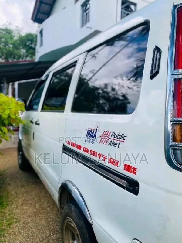 Toyota Noah 2003 Van (Used)