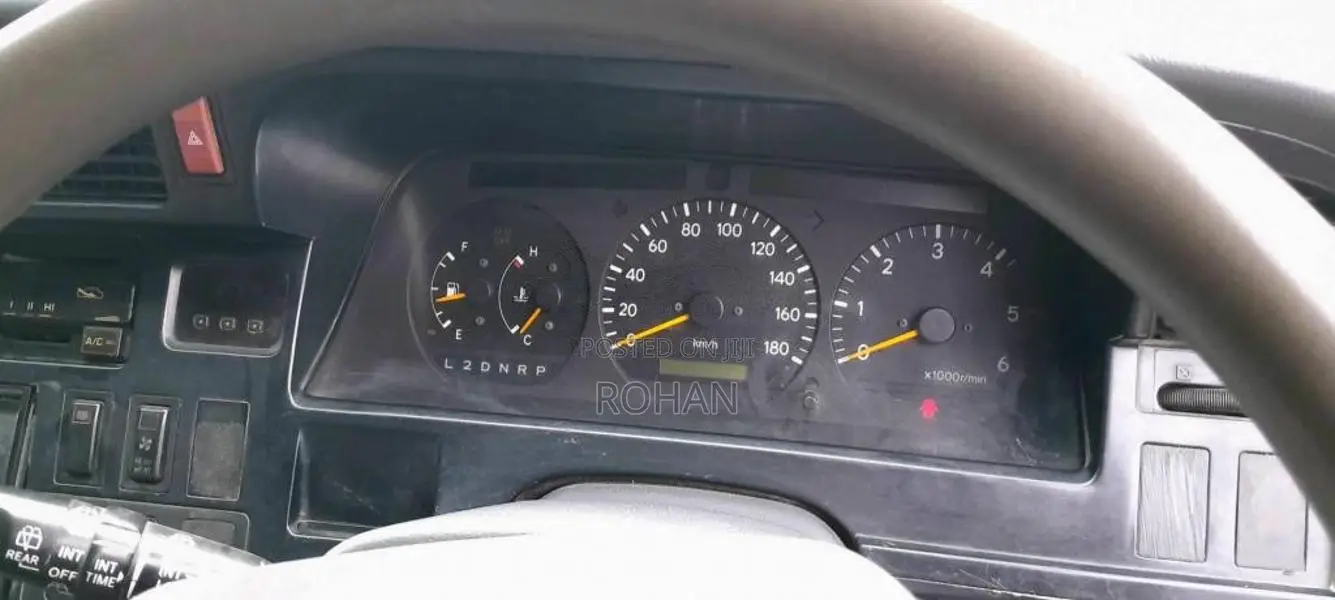 Toyota LH102 1993 Van (Used)